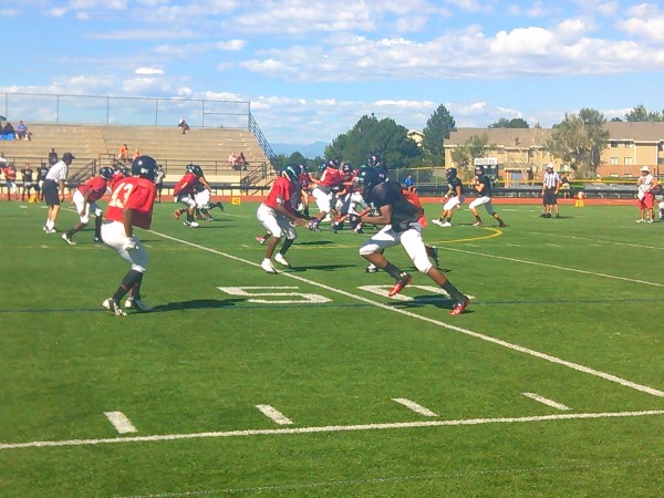Senior+Quaid+Vincent+runs+the+offense+at+annual+Red+%26+Black+scrimmage