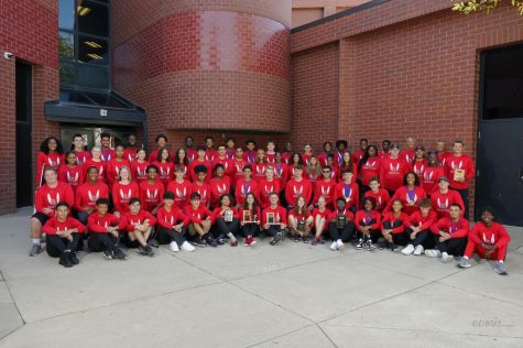 The official team photo for the 2021 season.(@rangeviewtrackandfield on instagram)