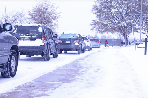 Students were picked up by parents during an early release in 2019 due to a Snow Storm. (Raider Review)