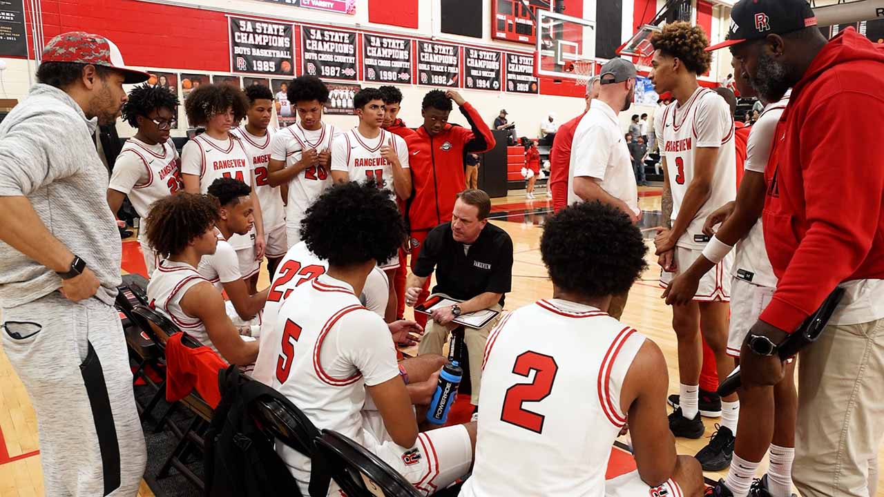 Raiders Advance with 73–37 Blowout in Round 2 Playoffs